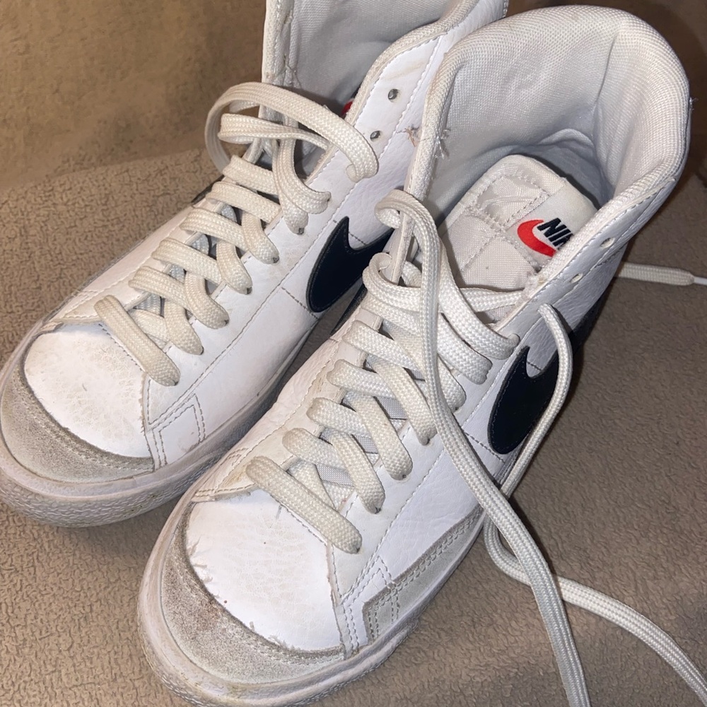 Youth size 5 Nike blazers